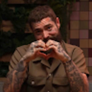 Meet your Posher, Holly